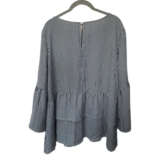 Time & Tru Navy & White Vertical Striped Top size 20 - Picture 7 of 7
